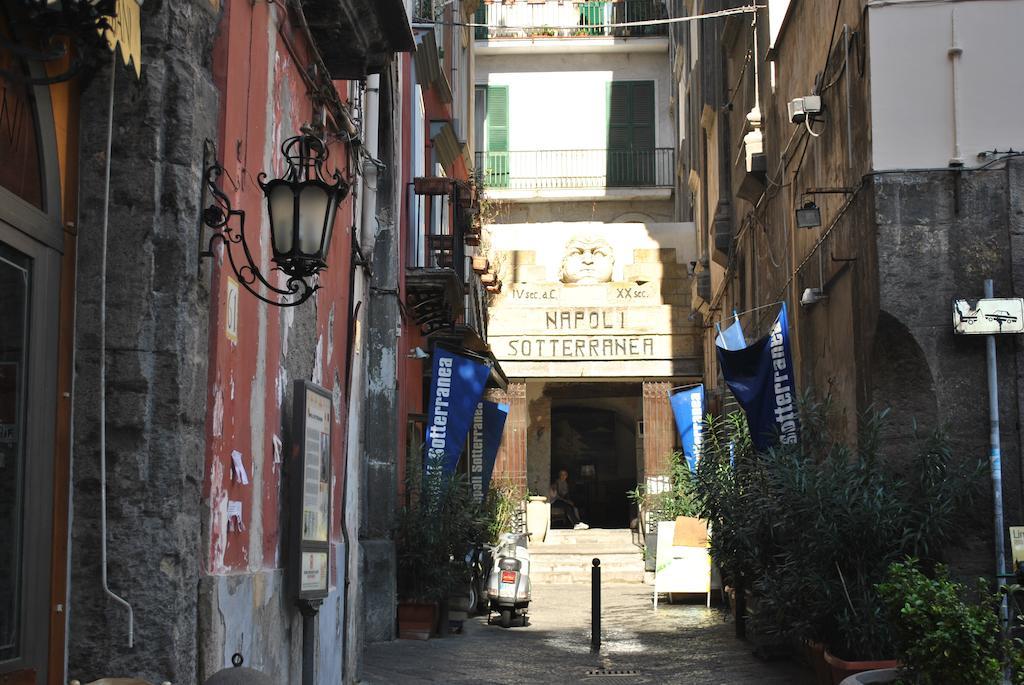 Bed & Breakfast A Castel Capuano Naples Exterior photo