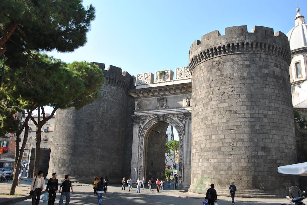 Bed & Breakfast A Castel Capuano Naples Exterior photo