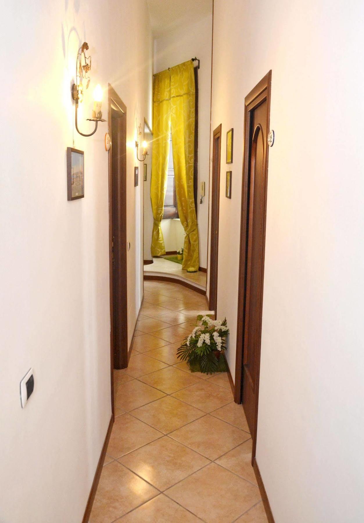 Bed & Breakfast A Castel Capuano Naples Exterior photo